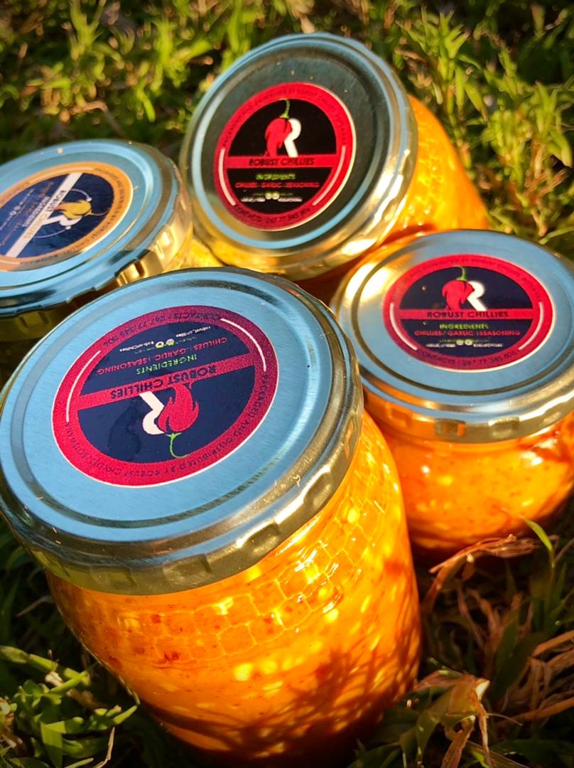 RobustHun's tweet image. Hot tings we are up🌶️🌶️🌶️🌶️

We have 2 flavors
1. Mild
2. Extra Hot
Big Bottle P50
Small Bottle P35
Place your robust orders on 77345806 🌶️❤️🔥