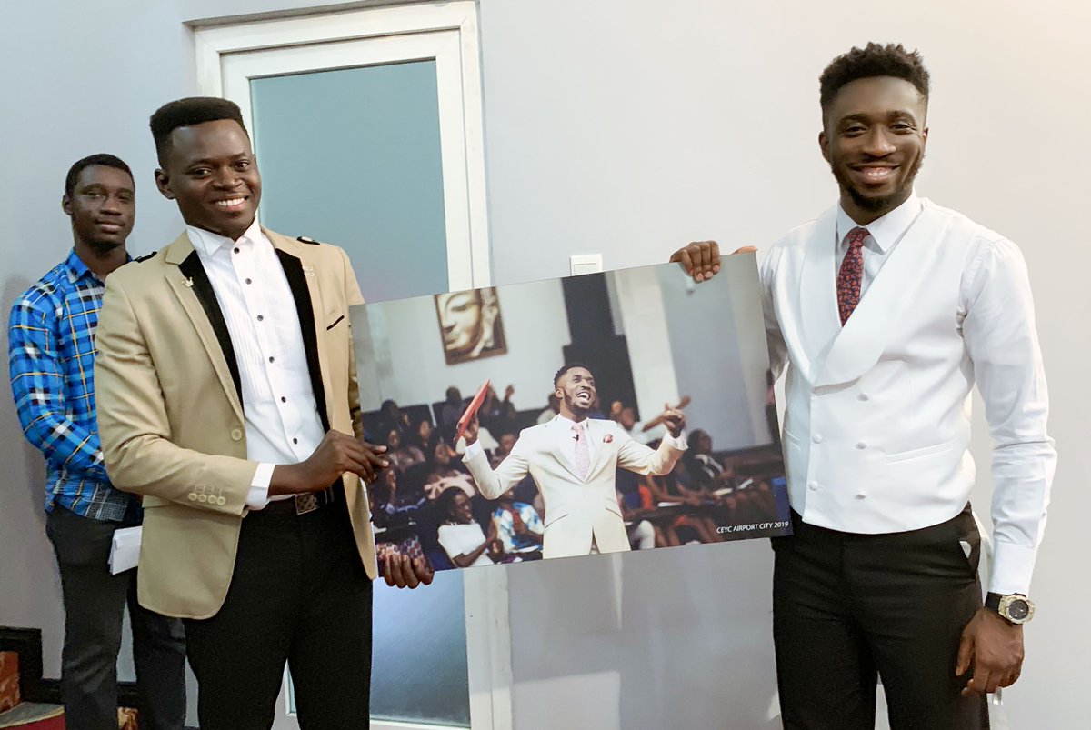 TheMemoryShop1's tweet photo. Pastor @erock_official of @CEYCAirportCity loved his canvas print from the memory shop. Order your from https://t.co/1MMpIXH1SP and get it delivered at your doorstep. https://t.co/QjjR5d2yYv