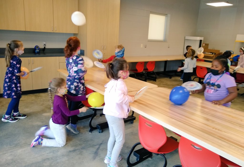 thequeen526's tweet photo. Kindergartners using force to move a balloon back and forth.  We may have lost a balloon on top of a light. @SyringDragons @swartz_creek @FaderVking https://t.co/7MsSIuymaT