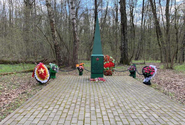 Дорога к мемориалу на станции Рвы отремонтирована
btula.ru/fn_713750.html

Совсем недавно на станцию Рвы можно было проехать разве что на танке, но уже сегодня проселок качественно засыпан щебнем. Руководство города оперативно отреагировало на проблему с доро... #Тула #БрендыТулы