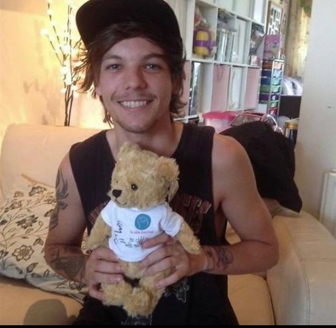Tamara10104613's tweet photo. Challenge 

Retweet this tweet and reply with
- ten songs lyric
- ten songs 
- ten animals 
- ten countries 
- ten colors

Use

I vote #Louies for #BestFanArmy at the #iHeartAwards https://t.co/Ej6dSkIICx