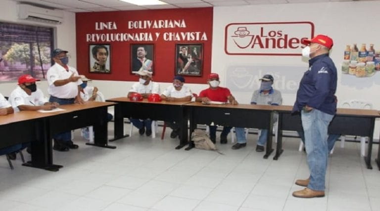 MinTrabajoVE's tweet photo. #Noticias📰| Lácteos Los Andes mantiene expendio y distribución de sus productos en todo el país.

Leer más⏩https://t.co/9ho2RUwP9b https://t.co/WRkxlQjSBk