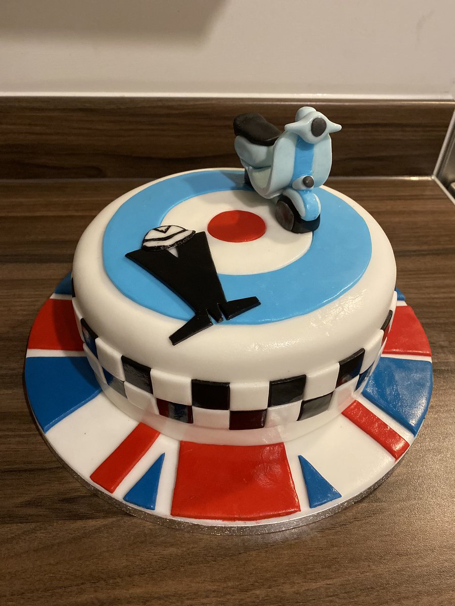 KateBakesCakes1's tweet photo. #modcake #nantwich #Cheshire https://t.co/wXjIjZFcmb