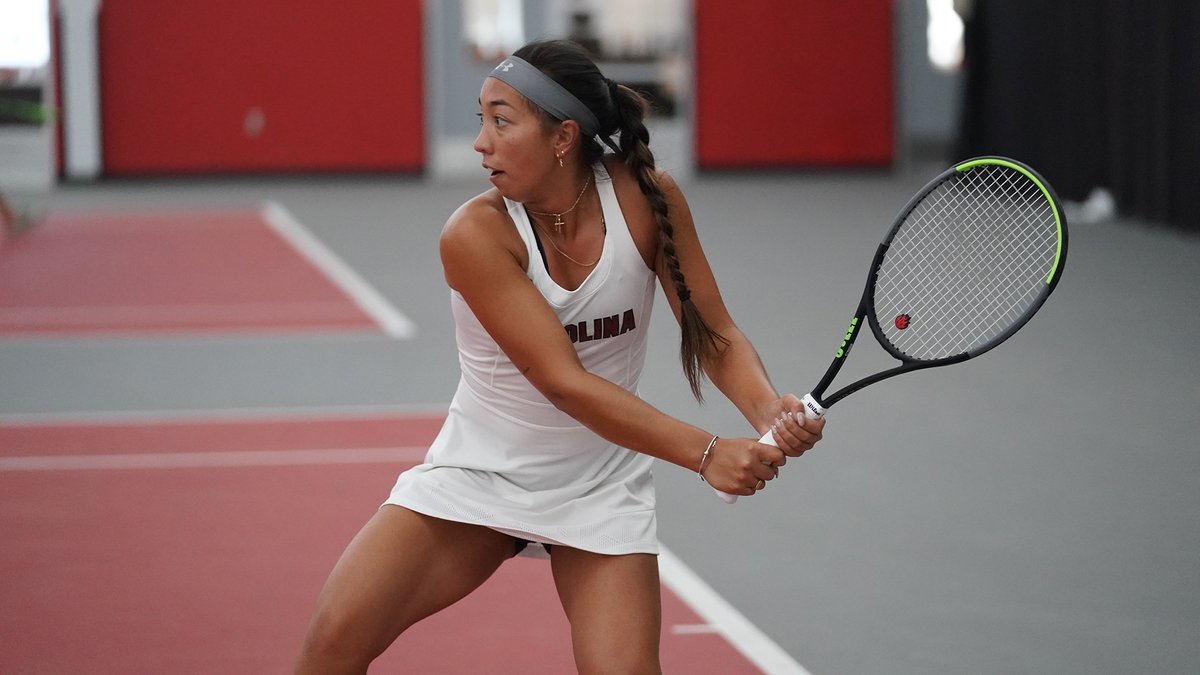 GamecockWTennis's tweet photo. We are 1⃣ week away from getting the @NCAATennis Singles Championship underway with @meggz239 and @MiaHorvit among the field of 64 🤙

#Gamecocks 🐔 // 🎾 https://t.co/KmvJYRTCGz