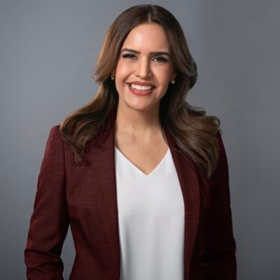 Si solo quedarán como candidatos a Gobernador de Nuevo León estos dos personajes, ¿Por quién votarían?

RT: Cono Naranja
Like: Clara Luz