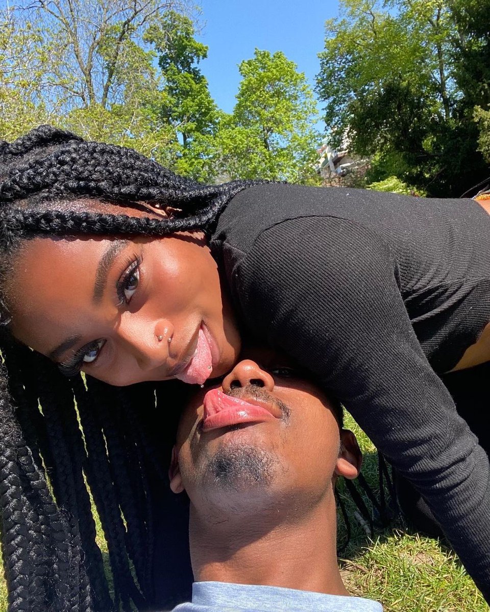 blacktwiterthrd's tweet photo. Must be nice 🤧🖤 https://t.co/ETt6GFgBUH