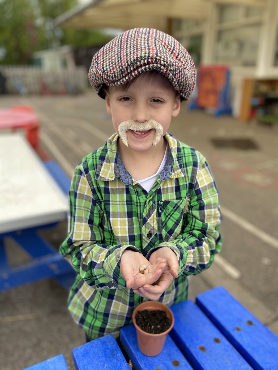 AppleStBarts's tweet photo. Apple Class had a fantastic farm day today! We had a Zoom session with farmer Louise and organiser Jenny. We learnt about the animals on her farm and enjoyed meeting her donkeys Tom, Dick and Harry! We looked for worms, made a wormery, made seed bombs and planted lots!🚜🐏🐖🐄 https://t.co/Les71gtl8i