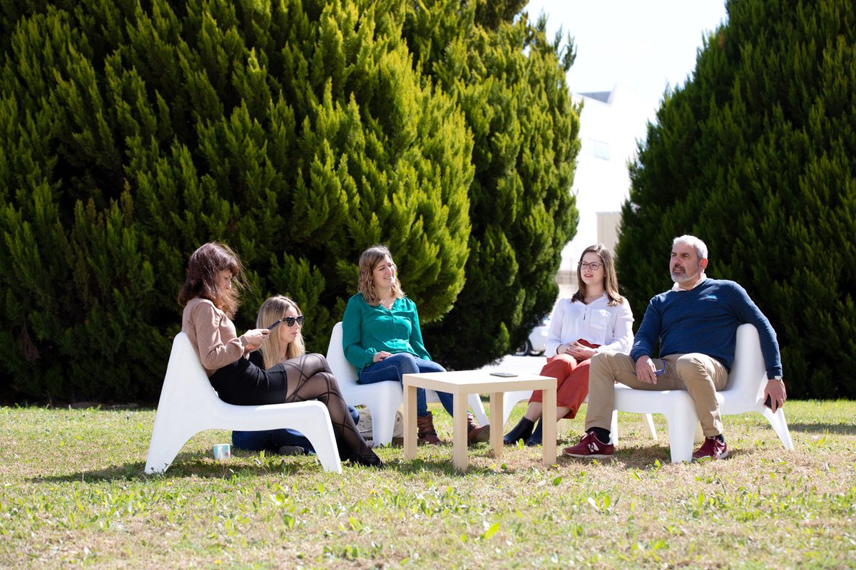 Con la llegada del buen tiempo ya podemos disfrutar de nuestra terraza . 🥳🥳🥳🥳