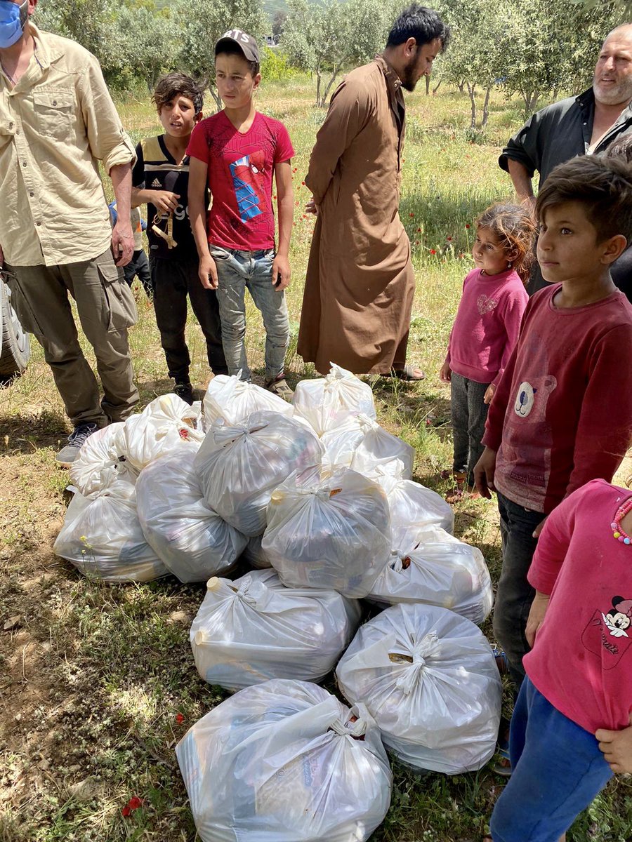 Food Distribution to #bayram at the end of #ramadan for 500 (around 4000 people) #refugee #families in need living in the unofficial refugee #settlements, the so called #tentcities in Turkey. 
#youarenotforgotten #leavenoonebehind #handsforhumanity #h4h2021  #fromhumansforhumans