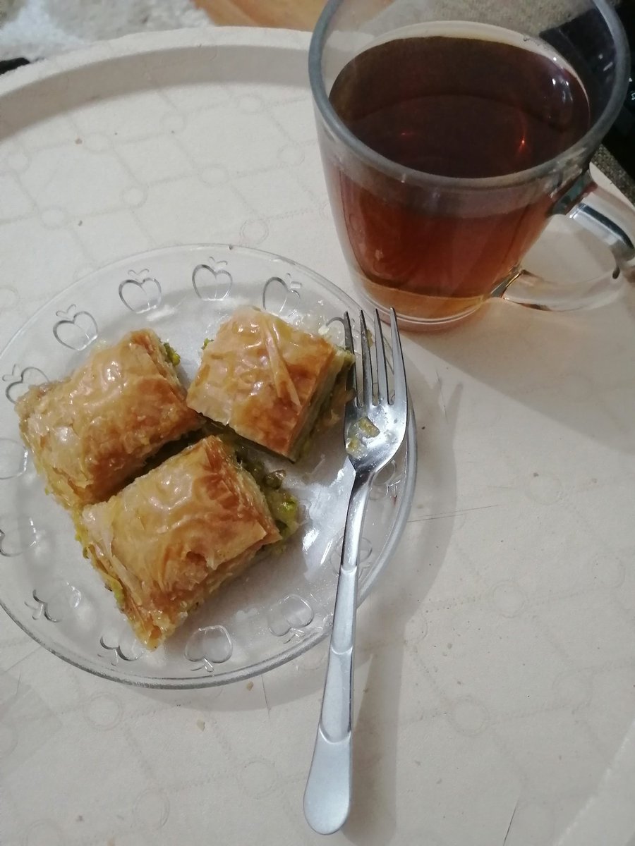 Deniz27gece's tweet photo. Umarsızca gömelim 😁😋 https://t.co/WM6WTPa14Z