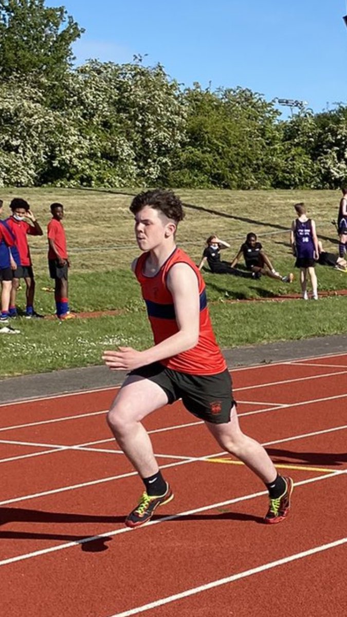 RobertClackPE's tweet photo. Great afternoon of athletics for our boys and girls! Thanks to @SportWoodlands for organising and @CoopersCobornPE for the competition. Good luck everyone !🥇 https://t.co/yHVvmUhizE