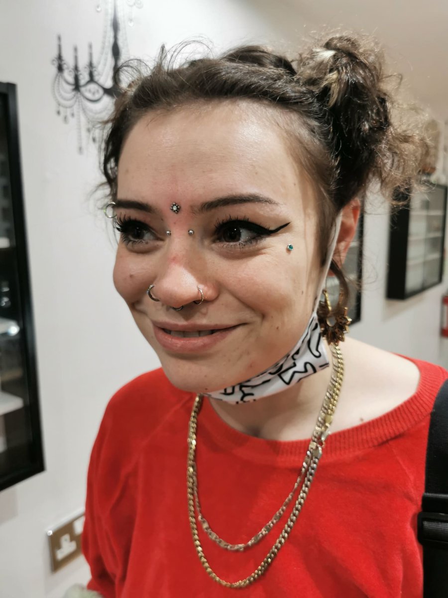 GypsyBlades's tweet photo. Got to put this beautiful dermal anchor into my mate beautiful face today and its just gorgeous 😍😍😍 https://t.co/nXPUanF7Jp