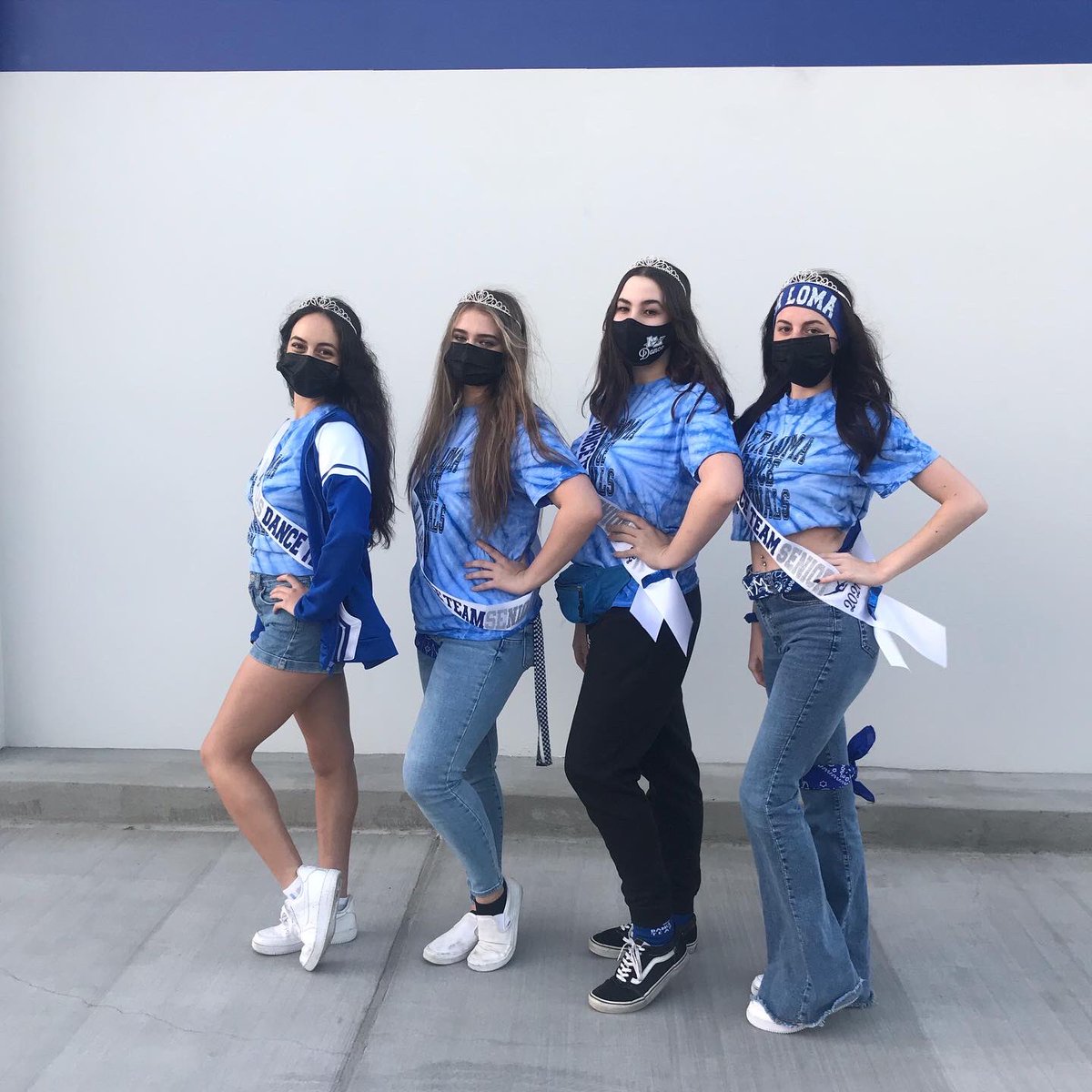 alhsdance's tweet photo. #CountdownbeginsNOW
.....8️⃣ days until graduation for our lovely seniors!
Wishing you all the best of luck for the future, WE LOVE YOU! 💙 https://t.co/HSVDTBQal9