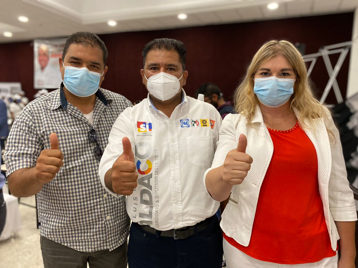LG_Aldaco's tweet photo. A mis amigos del #SUTCECYTE y a su mesa directiva, gracias por recibirnos y permitirnos saludarlos
Ustedes son gran factor del cambio que #SLP necesita
Vamos a construir comunidad, con mujeres y hombres de bien, que construyen un futuro
#ValorPorSanLuis #SíPorSLP https://t.co/yeREdMJFVG