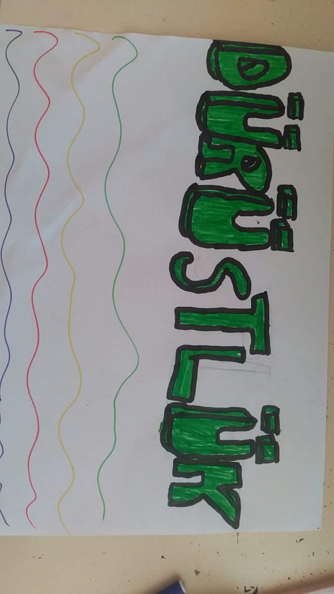 ESRANURÖ. Öğrenci /Medine BAYINDIR/ Ardanuç Anadolu İmam Hatip Lisesi
e Twinning günü videosu için hazırladığı görsel