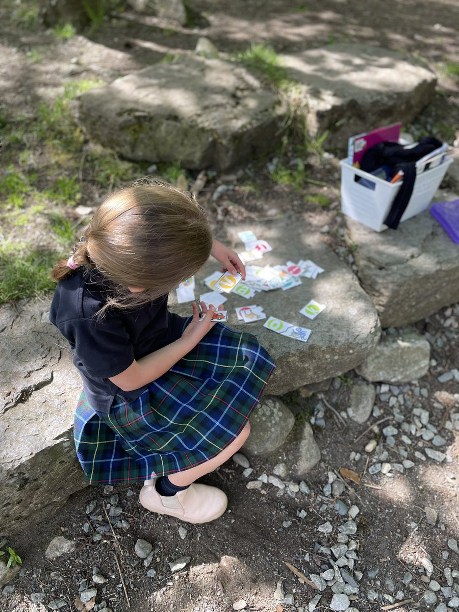 SydneyKHill's tweet photo. Good Weather = Daily 5 outside. Thankful for these sunny days ☀️ @MulgraveSchool #OutdoorClassroom #LearninginNature https://t.co/gbTQyu8wDj