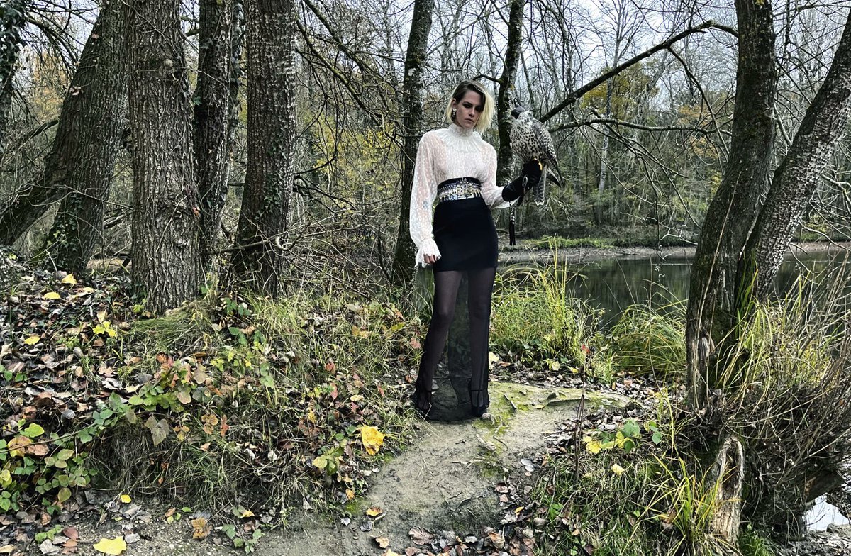 Krisrubyfanclub's tweet photo. Definition of perfection 💚
#kristenstewart #kris #kstew #ks #kristenjaymesstewart #kjs 
#krisbians #krisbian #actress #picoftheday #photooftheday #followers #followme #likes  #wearekrisbians #krisbianfamily #krisbianlove #krisbianproud  #bae  #mygirl #chanel https://t.co/qVz6JxdGPv