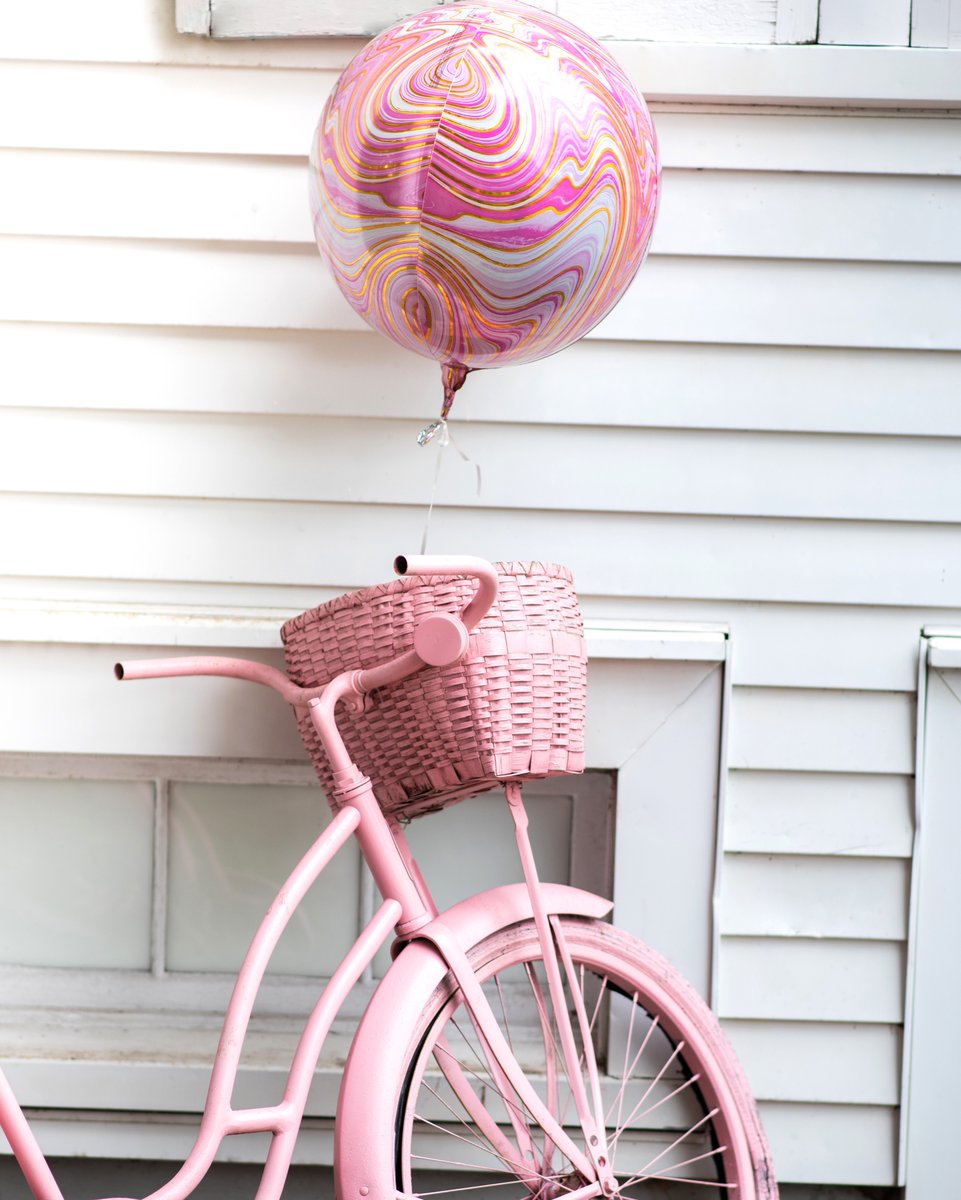 Spring days are here 🌸 and no better way to enjoy them than taking a relaxing bike ride. 

Our Orbz collection is here! and ready to make your balloon bouquets extra colorful😉