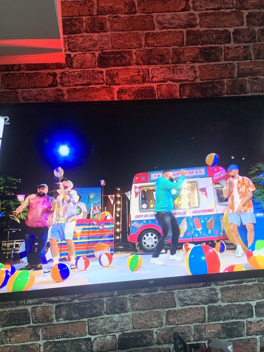 TeamLILY1's tweet photo. @CraigDavid @KuruptFM fab song. Loving it !!!!!!!!!! https://t.co/BRwueUcO3T