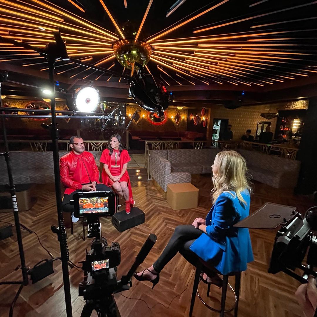SeanaReal's tweet photo. Lana e Globevibes hanno registrato  un' intervista per Inside SoCal che andà in onda domenica sulla CBS  😍❤ https://t.co/QB6w41qWrE