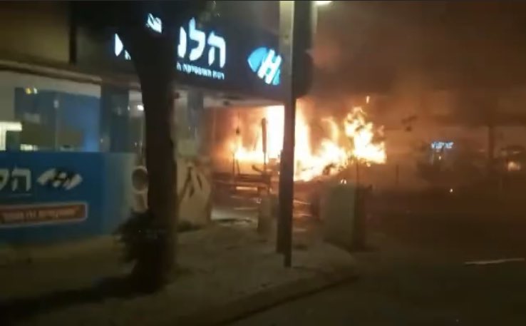 rxivyxb's tweet photo. Now don’t tell me is not a conflict. https://t.co/9UoX9JP90j