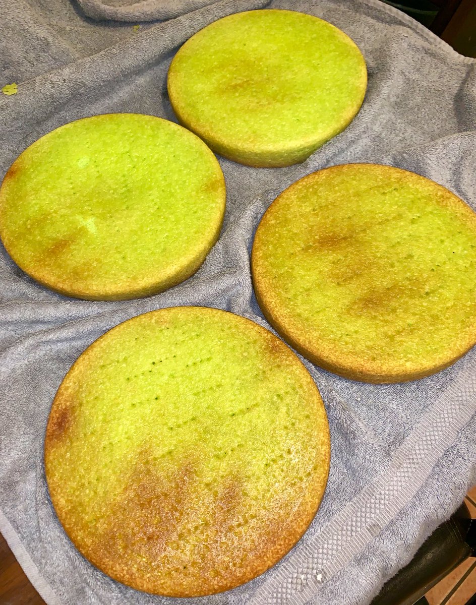 xIKEaveli's tweet photo. We in motion! Get them orders in!! #CarolinaGold🌙🌴 #KeyLimeCake #NunButDaTruth #SlapYaMamaAndMaybeGrannyToo https://t.co/GtHePfEKA1