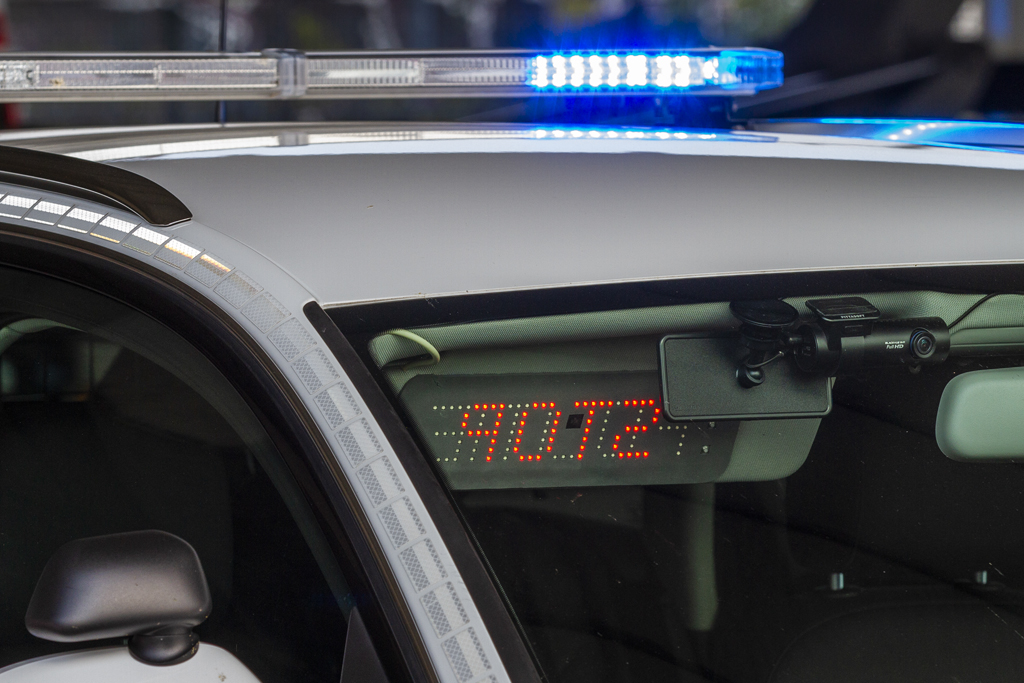 Vlaardingen - Met fles achter het stuur op vlucht voor de politie: ?..