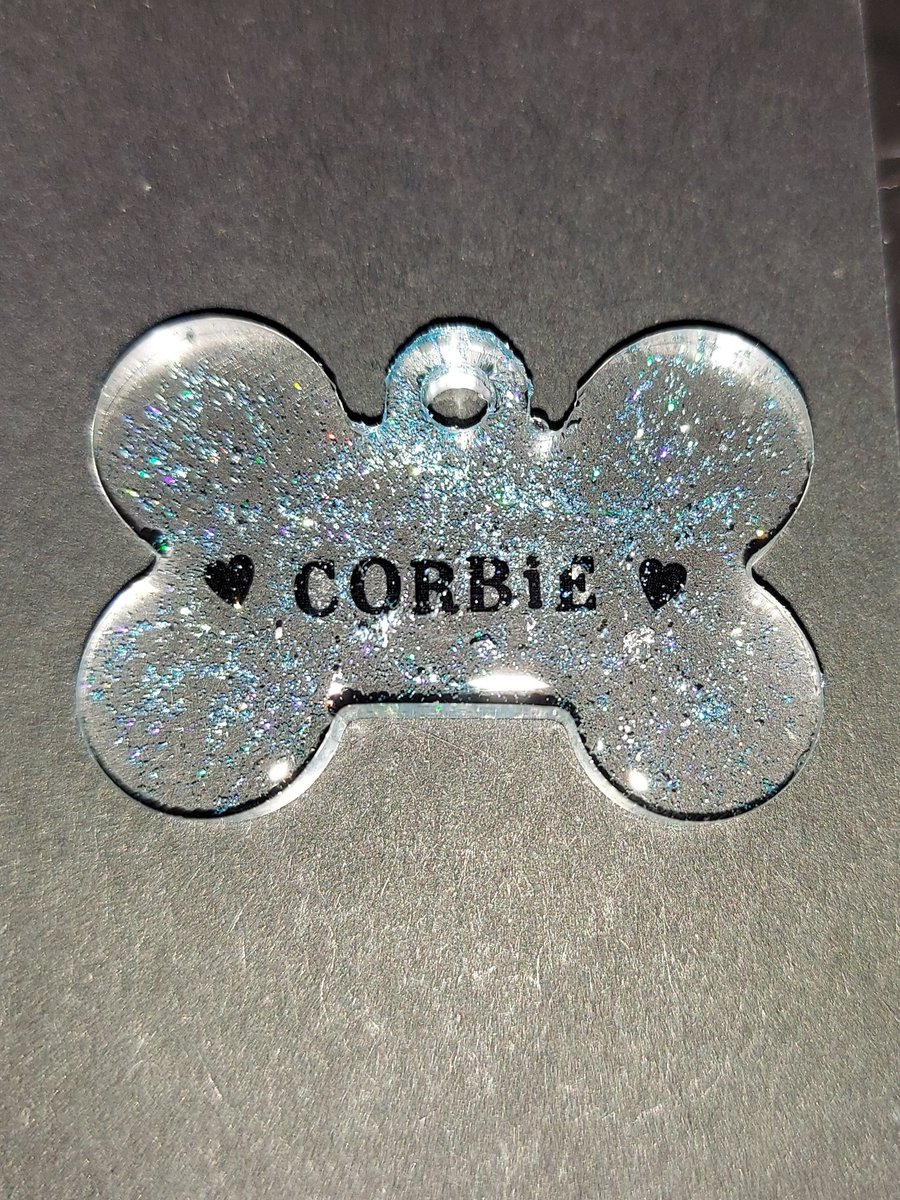 CMomma77's tweet photo. WHO LET THE DOGS OOOOUT! ๐ I made Corbie his own tiny name tag, and I made a big one, for anyone with a special princess who needs some bling bling! #ResinDogTag #BlingBling #Princess #Prince #Dog #Beautiful #ItsCustom #Unique #LoveYourBestFriend #HappyDog #Doggo โค๐ถโค https://t.co/M6t5Lcty2U