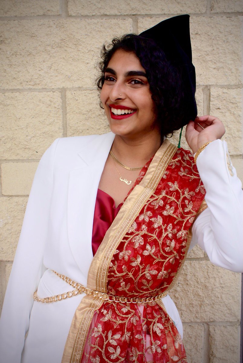 ZainebShatawi's tweet photo. I wore white because I got married to the grind

#graduation #doctor #spartanmd #ilooklikeasurgeon https://t.co/M6XhWjolnk