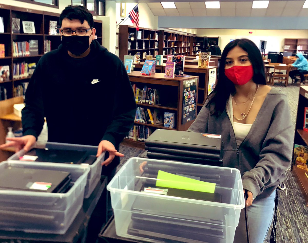 MendezMSLibrary's tweet image. Special thanks to these awesome 8th grade helpers! They have helped in the library these past few days by wiping down Chromebooks, cleaning tables, stamping discarded books, and organizing! Your help is so appreciated. 💕💕💕 #AISDProud @AustinISD @MendezMS_STEM