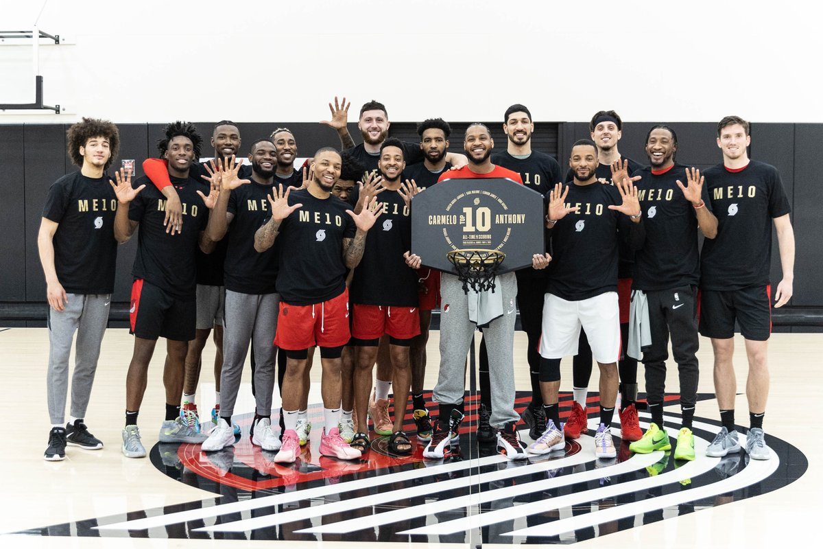 trailblazers's tweet photo. 𝐌𝐞𝟏𝟎

To celebrate @carmeloanthony's incredible achievement of becoming 10th on the @NBA All-Time scoring list, the team presented him with a custom indoor wall mounted basketball hoop with the names of all 10 players. Congrats again, Melo! https://t.co/qFBlwOqNW7
