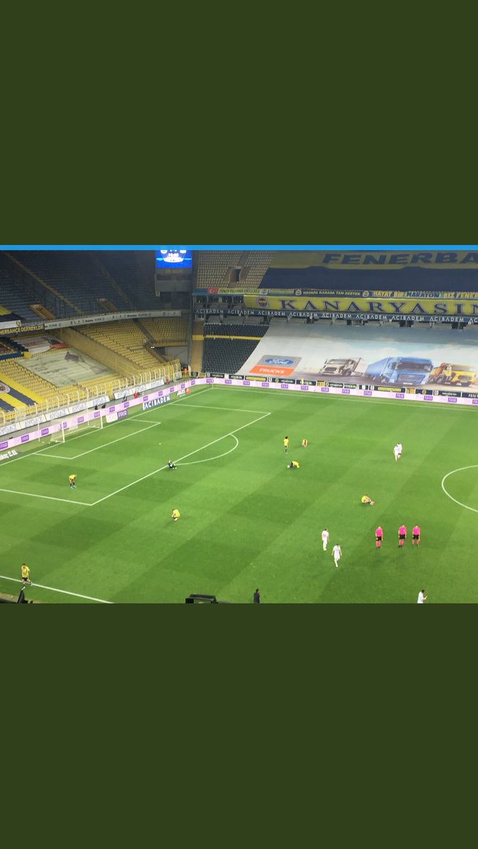 bugrassen's tweet photo. Siktirin gidin evinizde yatın ruhsuzlar oynamayıp maç sonu yatıp ağlamak sizi kurtarmaz siktirin gidin bu takımdan https://t.co/7DMMEBtb3a