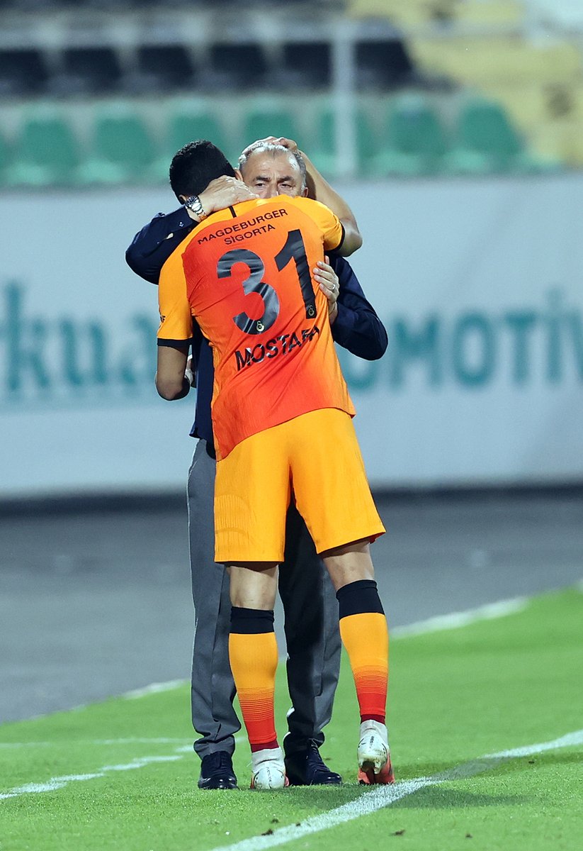 GalatasaraySK's tweet photo. 𝐌𝐎𝐒𝐓𝐀𝐅𝐀!
𝐌𝐎𝐒𝐓𝐀𝐅𝐀!

🐍 @mmostafa_11 

#DNZvGS https://t.co/EgIXF7j8Q9