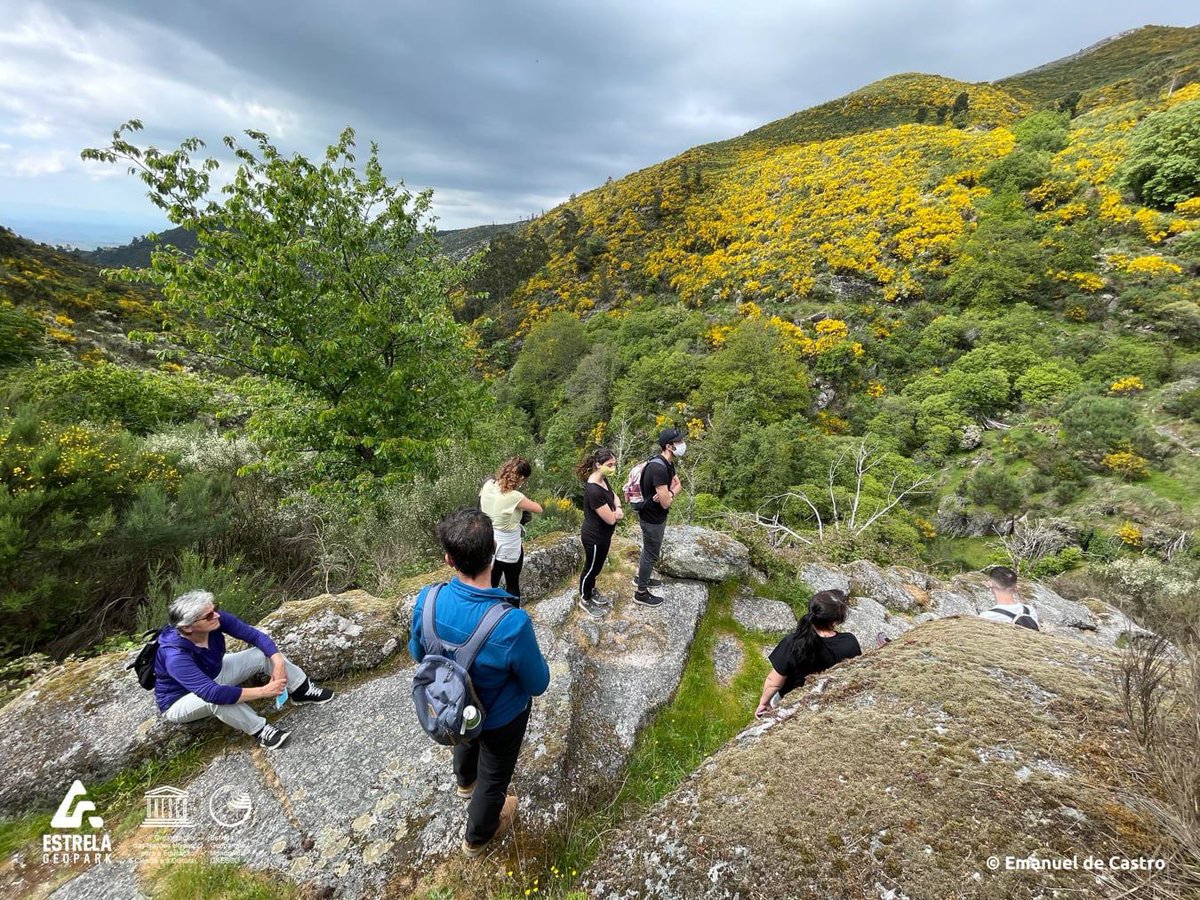 The first 'Walking with Science' took place on May 8th, using the trail PR10 - Caniça Route, in Seia. It was an opportunity to explore the landscape and history of this territory, through the eyes of science!