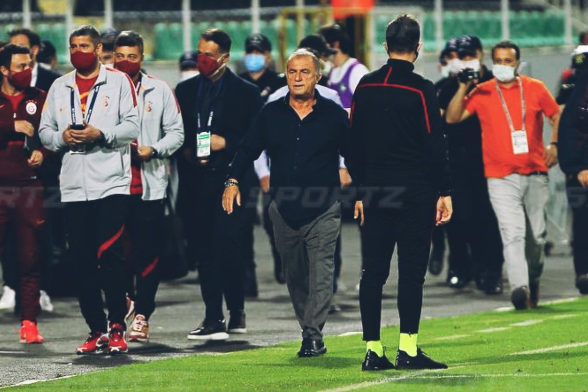 ASYSokakcom's tweet photo. Maçtan sonra Fatih Terim! 🔥 https://t.co/hBKH2ziKWi