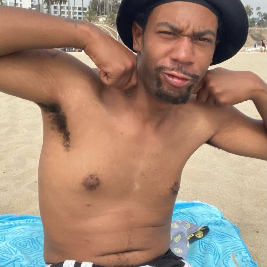 Come hangout with me on #BIGOLIVE https://t.co/LxjGeZQvFh https://t.co/nz5LRTZuQg<a href="/tag/bigolive"class="tags">#BIGOLIVE</a>