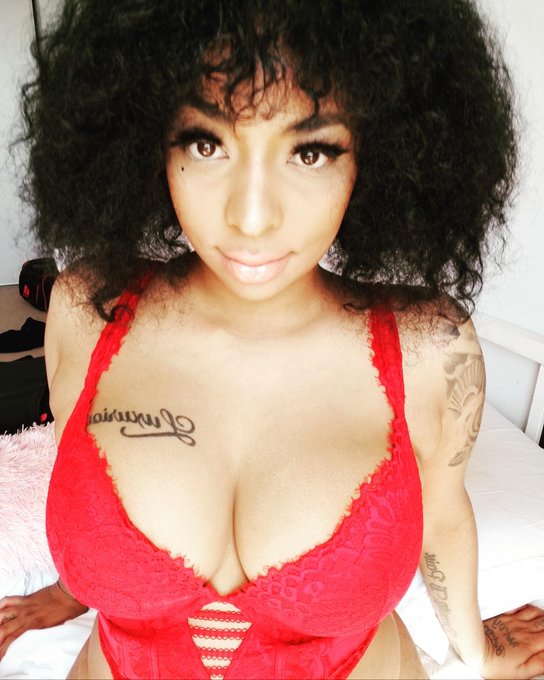 I need a girlfriend :) https://t.co/mt2TWPjuyk<a href="/tag/teamworkmakesthedreamwork"class="tags"><span>#teamworkmakesthedreamwork</span></a>