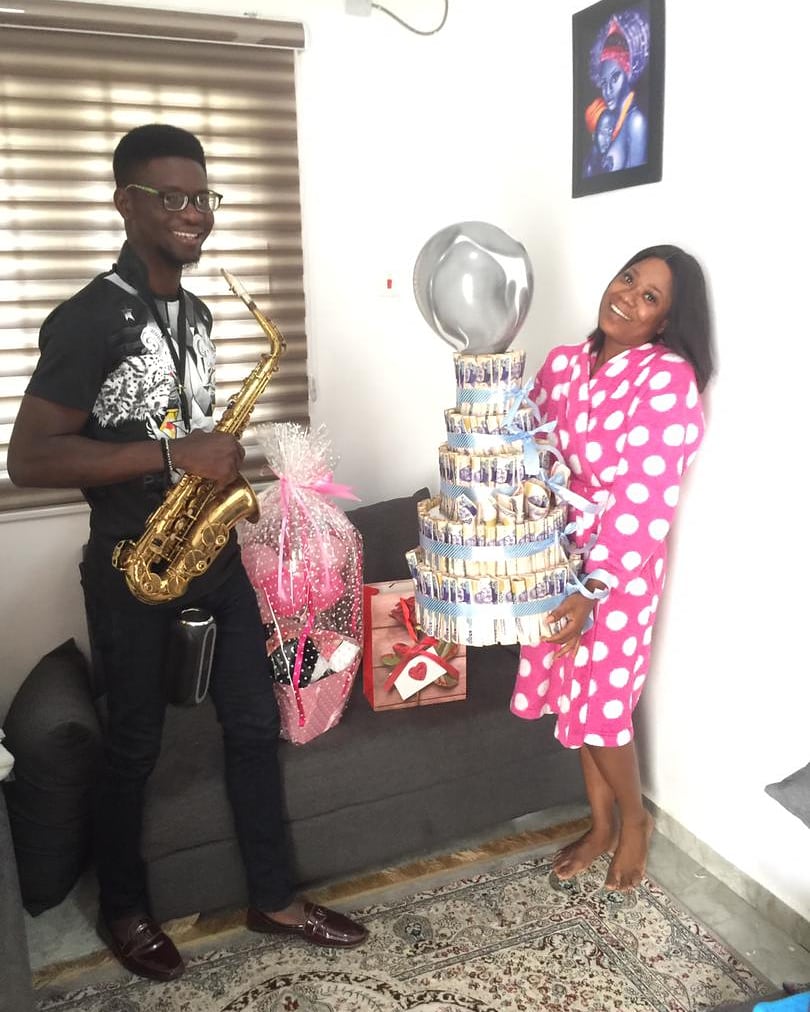 Ericayosax's tweet photo. Happy Birthday Yetunde🎂🎂🎂🎂🎉🎉🎉🎉🎉🥂🥂🥂🍹🍹💐🎷🎷🎷🎷 https://t.co/K8OnBYXJ1L