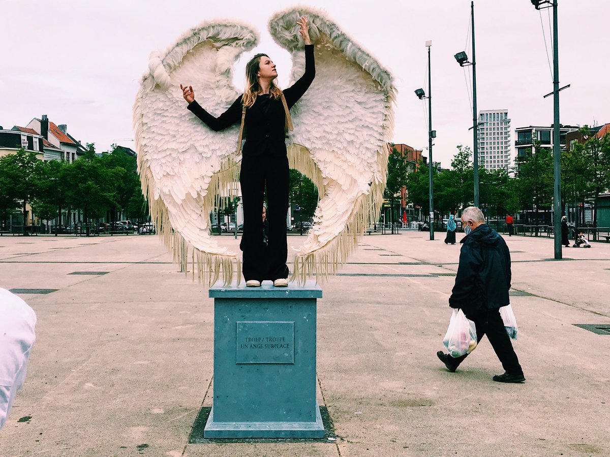 sofiejoan's tweet image. un ange surplace — TROEP/TROUPE