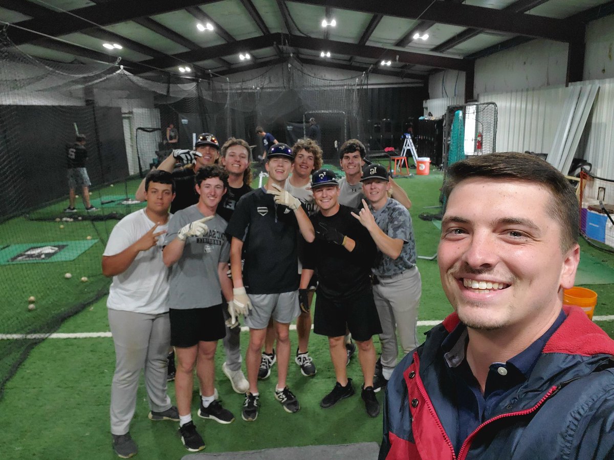 Last month, the Lone Grove baseball team asked if I would take a picture with them if they made it to the state tournament. Well, I'm a man of my word. Hear from the Longhorns tonight!
