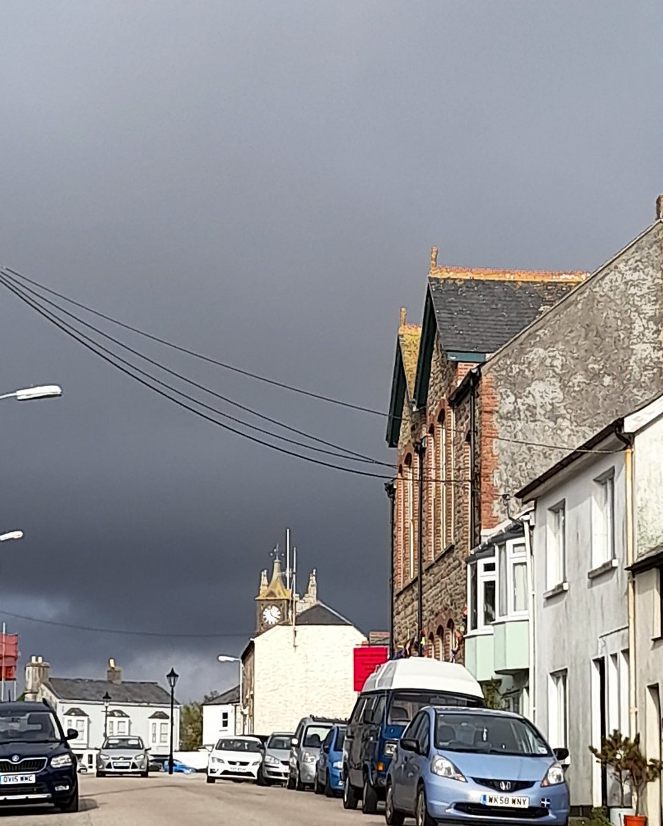 gnome_alice's tweet photo. Threatening sky, beyond Venton East, over Bostraze way
Up #CarnBosavern from #StJustLibrary
And from #Carrallack Lane
#Lannust
#Kernow https://t.co/LjSTNBM2zI