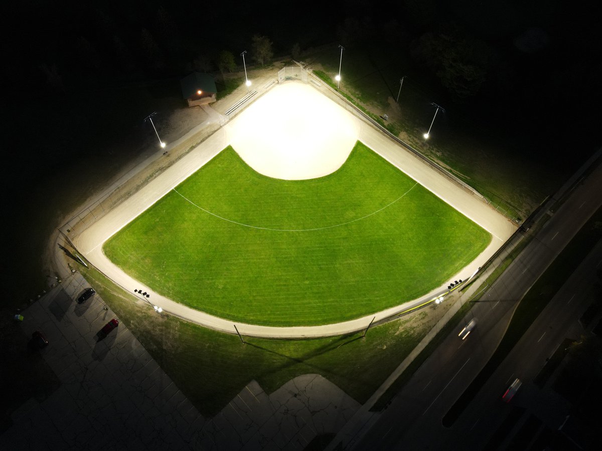 JeffersonBMusco's tweet photo. Congratulations to @WyomingCityHall on their new lighting system at Palmer Park! Check out that light cutoff! Props to @BuistElectric for capturing the final product. #Musco https://t.co/ysnxCnHaVD