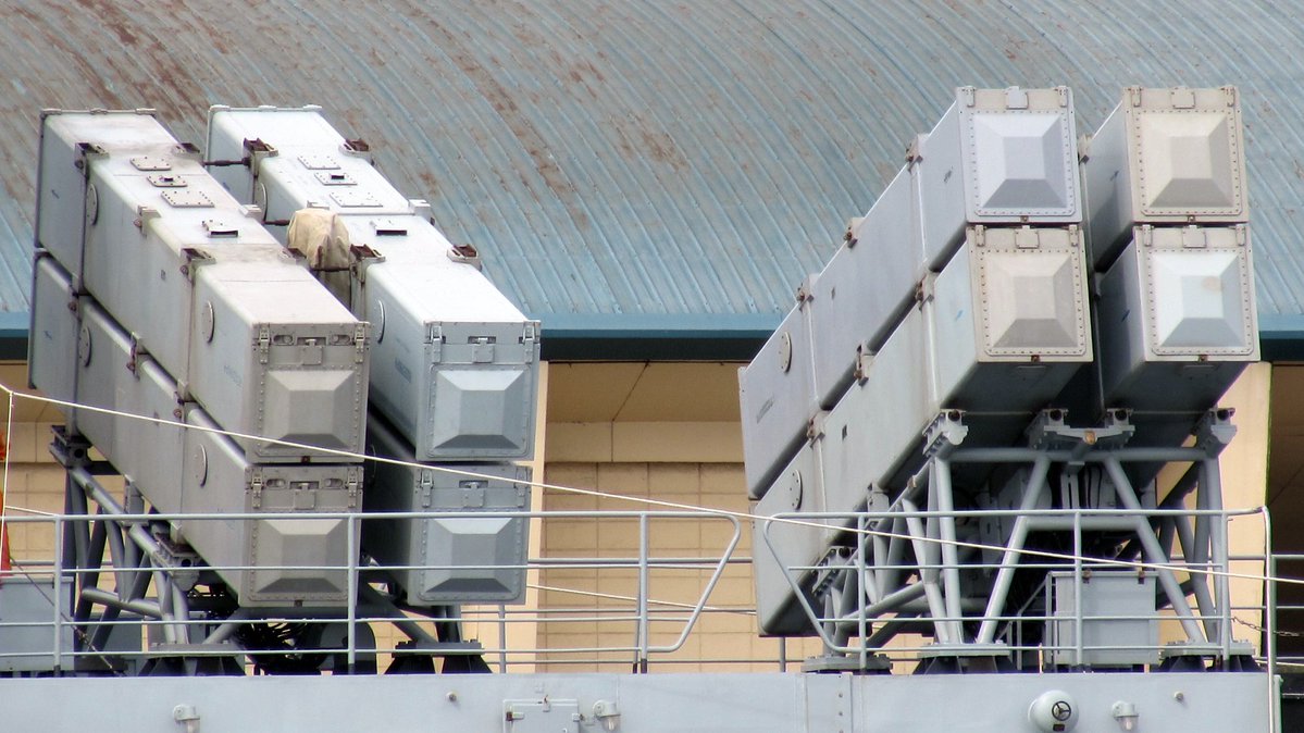 sohailahmedsa's tweet photo. All eight Launchers for the C-802 (upgraded export version of the YJ-8) Anti-Ship Missile of the PNS Saif (253), an F-22P Zulfiqar (Sword) class Frigate of the Pakistan Navy.
#F22P #PakistanNavy #PN #AntiShip https://t.co/JEVaSfjYI6
