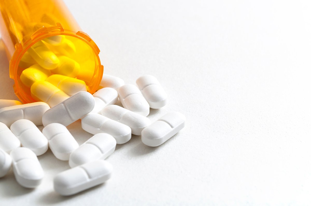 In our May issue: In the US, #dentists are prescribing fewer #opioids and more #antibiotics. A clinician who prescribed high levels of antibiotics was more likely to prescribe more opioids. bit.ly/38ZH6DT @SUDAmonas @walidgellad @ae_gross