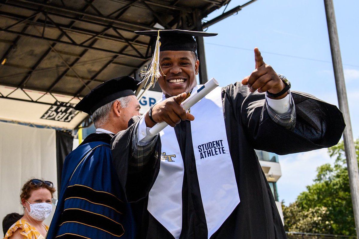 TheAntwanOwens's tweet image. It’s a lot I want to say but words sometime tends to get in the way... Thank you, @GeorgiaTech 

#IGotOut #GT21 #FirstGenerationGraduate