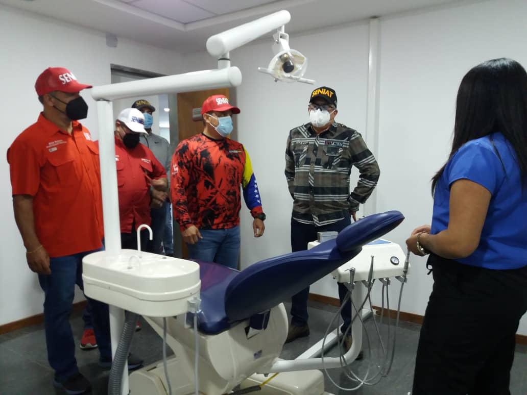 jdavidcabello's tweet photo. Odontología, Fisiatría, Medicina General, además de Despistaje del Covid-19, se prestarán de manera gratuita para los funcionarios de @SENIAT_Oficial, quienes serán atendidos por profesionales de la salud, respetando los protocolos de bioseguridad para prevenir el virus. https://t.co/1QX9iHugZd