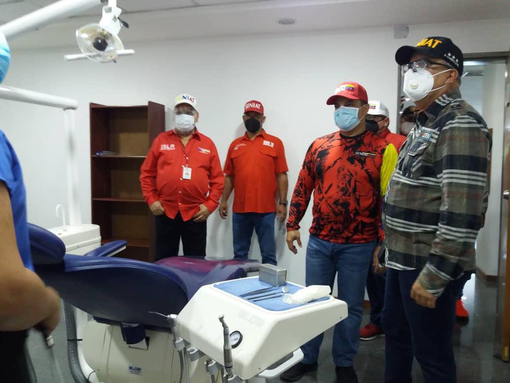 jdavidcabello's tweet photo. Odontología, Fisiatría, Medicina General, además de Despistaje del Covid-19, se prestarán de manera gratuita para los funcionarios de @SENIAT_Oficial, quienes serán atendidos por profesionales de la salud, respetando los protocolos de bioseguridad para prevenir el virus. https://t.co/1QX9iHugZd