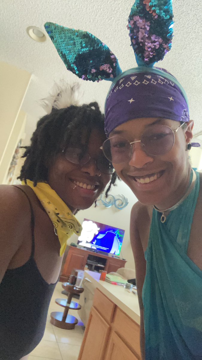 KinkyCompound's tweet photo. We haven’t forgotten about you guys, the new episode needs to be re-recorded before we post it. I hope you all are having a good Tuesday. 
#thekinkycompound #thekinkycompoundpodcast https://t.co/xR7AyioFC7