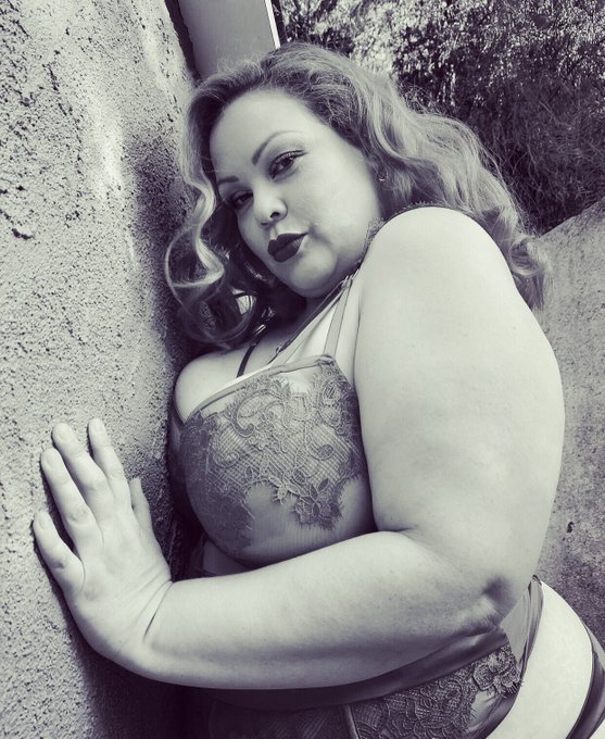 I&rsquo;m on https://t.co/JMCmUIBsIm waiting for you to come play with me! 🖤 https://t.co/uO1HBSnL5n<a href="/tag/avnredcarpet"class="tags"><span>#avnredcarpet</span></a>