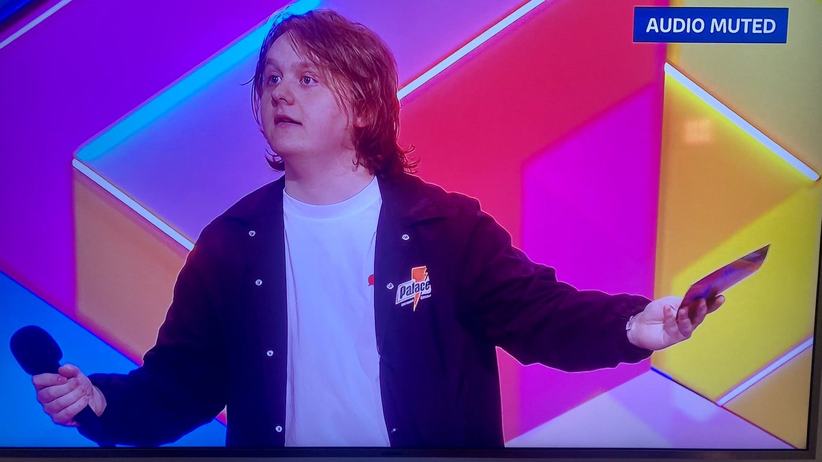 BradYule's tweet photo. Yass best #brits2021 speech yet from @LewisCapaldi #audiomuted https://t.co/kdBa94KoWm